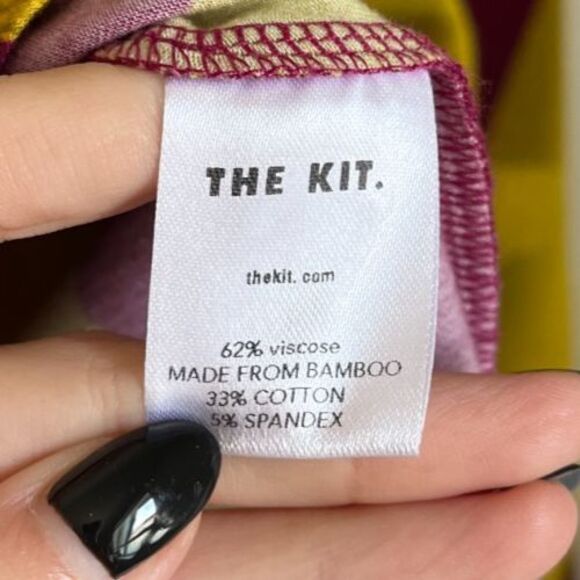 THE KIT. Gisella Henley Top in Cerise Paradise Size LARGE - Picture 5 of 6